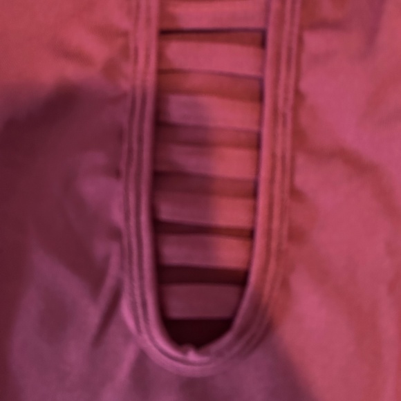 M Popfit Tank in Burgundy - Picture 2 of 4